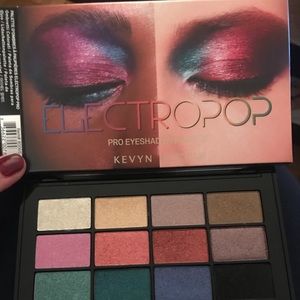 Kevyn Aucoin eyeshadow palette